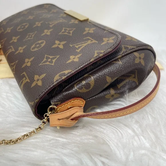 Louis Vuitton Favorite MM Monogram - Picture 9 of 14